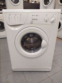 Стиральная машина Indesit W63T 6 кг б/у