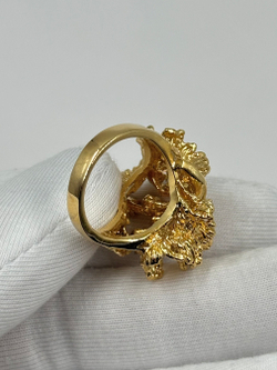 Кольцо с кристаллами