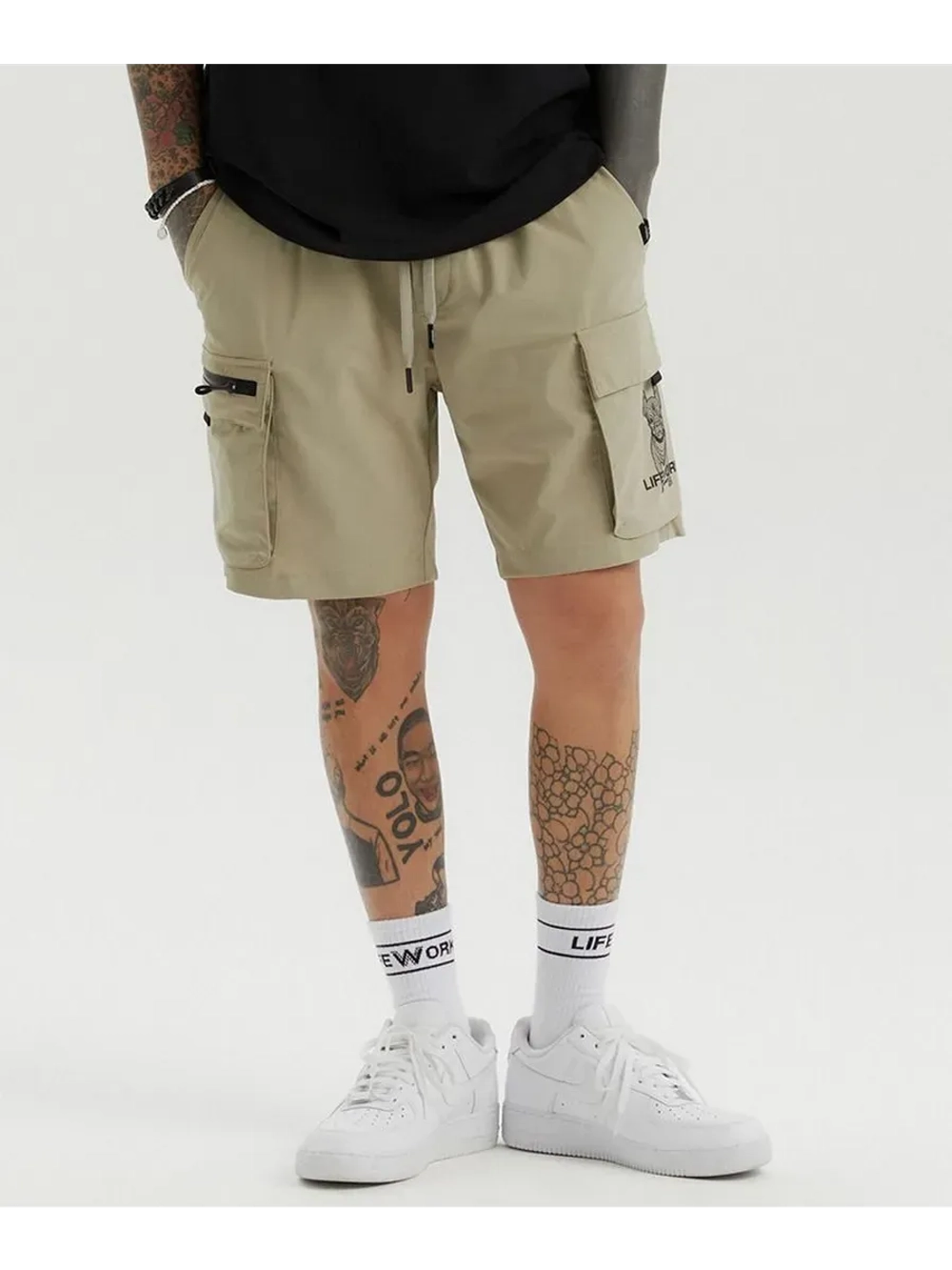 Шорты с карманами на молнии