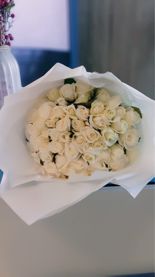Букет из 57 Белых Роз