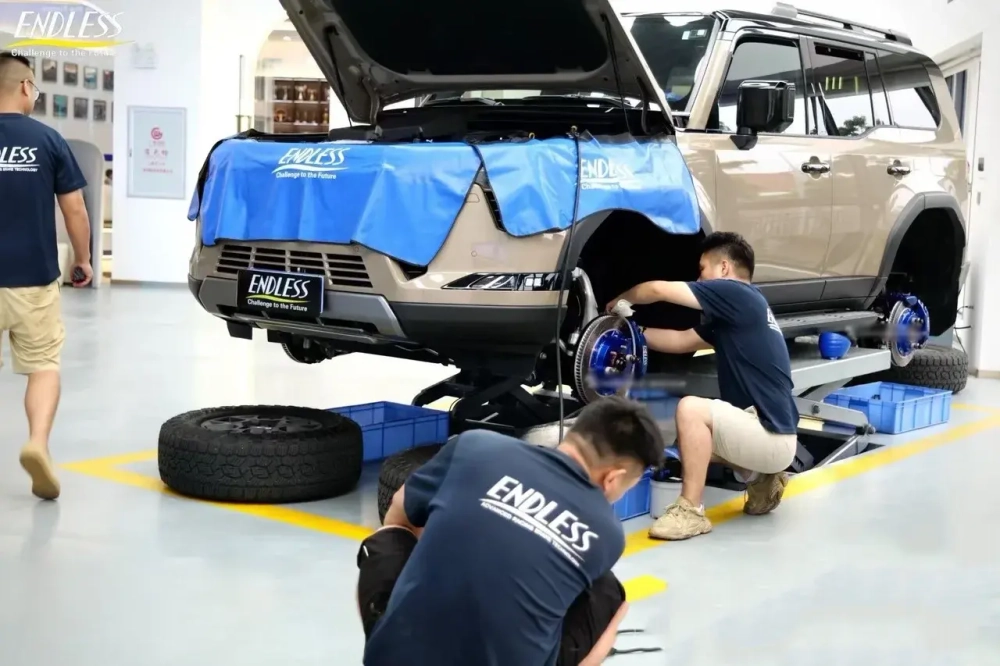 Тормозная система для заводских R18 дисков Lexus GX550 2024 Лексус тормоза колодки тормозной диск суппорт