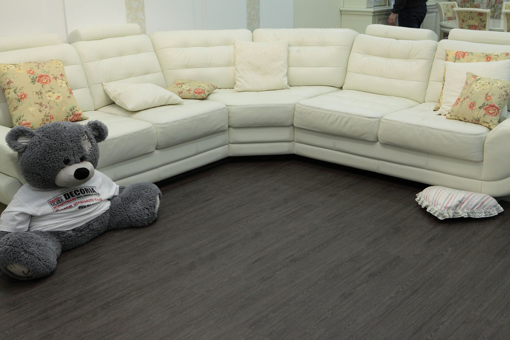 Кварцвиниловая плитка Decoria Mild Tile DW 3161 Дуб Гранд - Магазин напольных покрытий в Екатеринбурге. MAXI ПОЛ