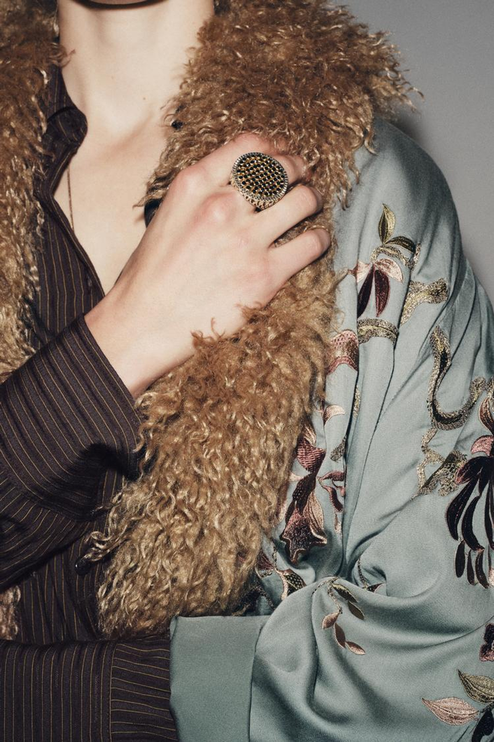 ZARA МАКСИ-КОЛЬЦО КРУГЛОЕ С БЛЕСТКАМИ, ЗОЛОТОЙ/СЕРЕБРЯНЫЙ