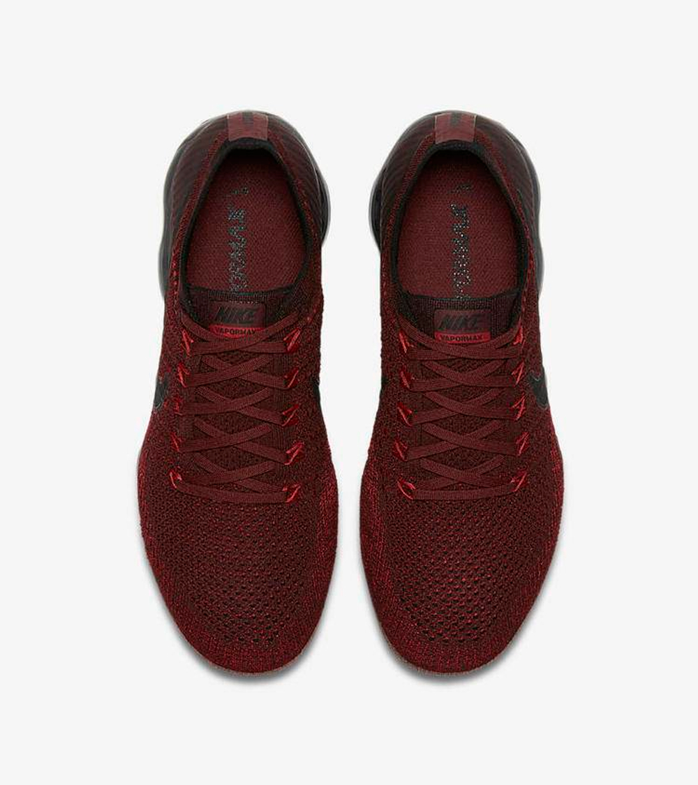 Air vapormax dark team red hotsell