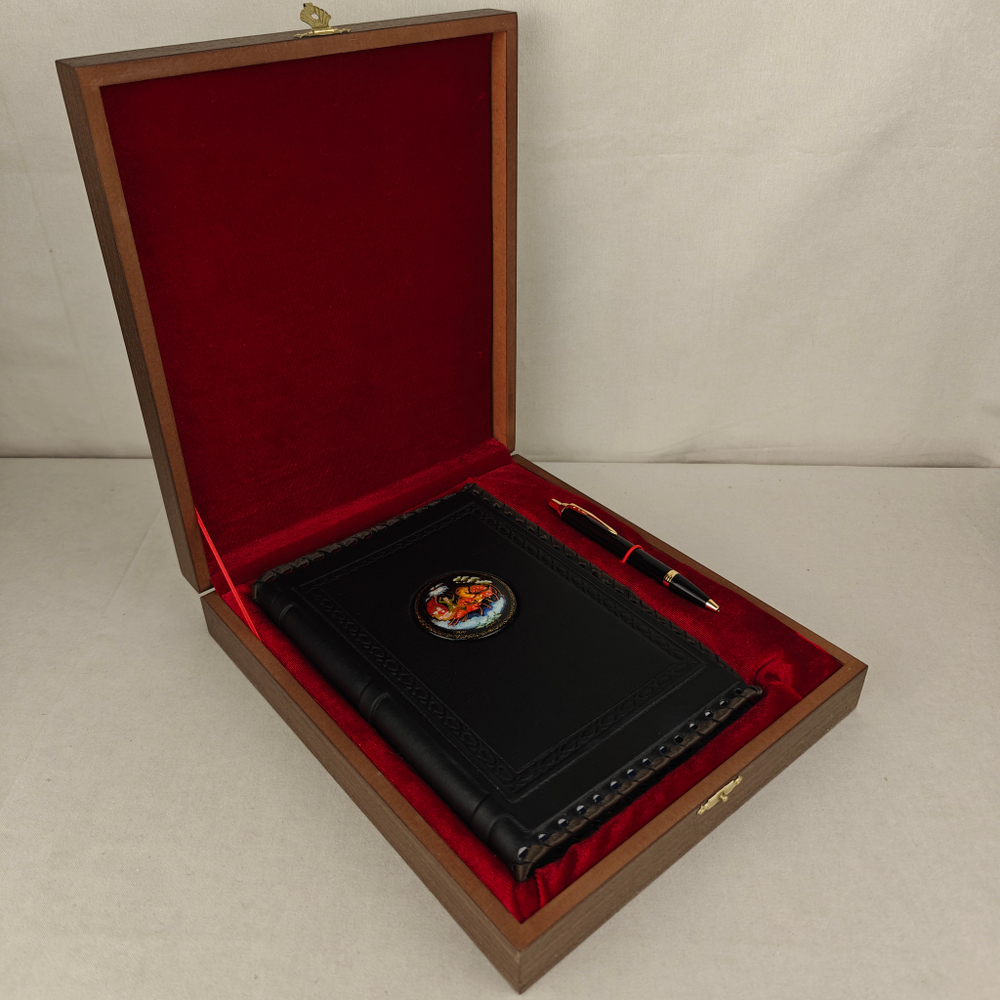 Ежедневник А5 "Русская тройка" (обложка из натуральной кожи) с росписью Палех и ручкой в футляре