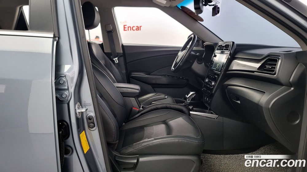 KG Mobility (Ssangyong) Very New Tivoli Бензин 1.5 2WD (03.2020)