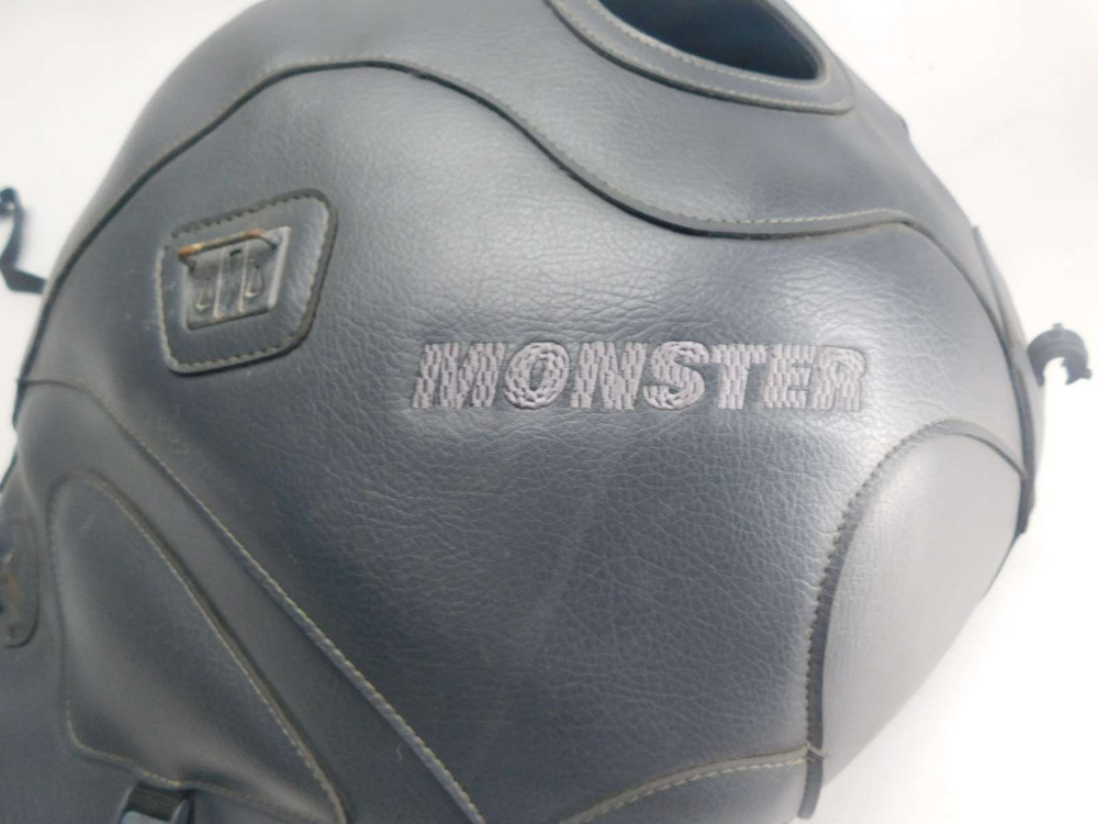 Накладка на бак Ducati Monster 400 ZDMM407AA 2004 (кожзам бу)