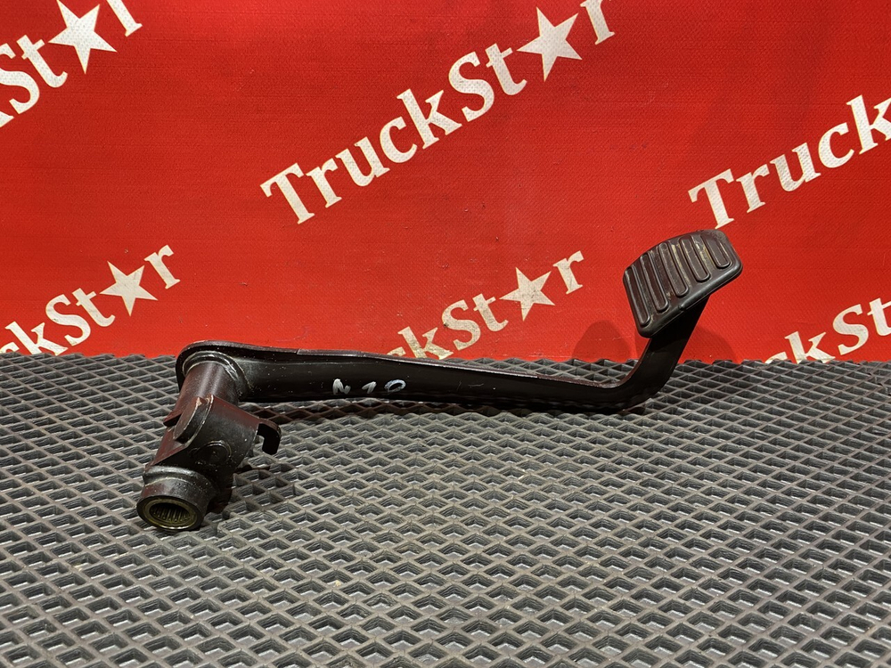 Педаль тормоза