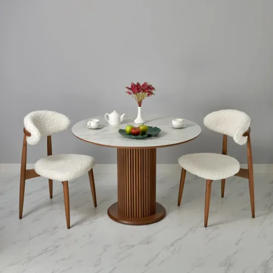 Стул Lucas белый искусственный мех с ножками цвета орех