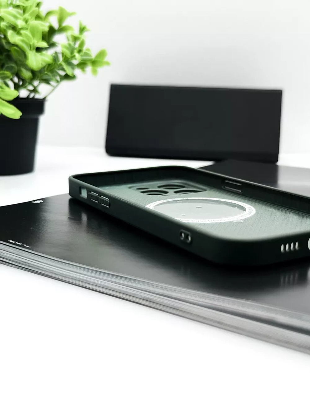 Чехол стеклянный с MagSafe, на iPhone 14 Pro Max, Candling Green - Зеленый
