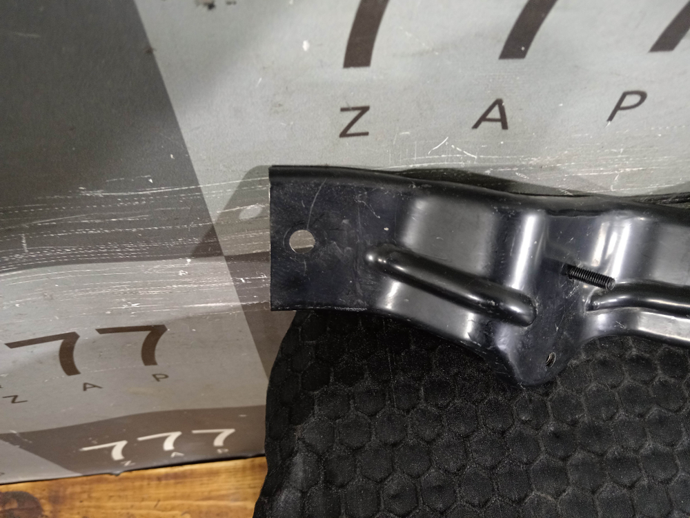 Кронштейн передней панели левый JAC JS3 23-нв Б/У Оригинал 2803502U226K