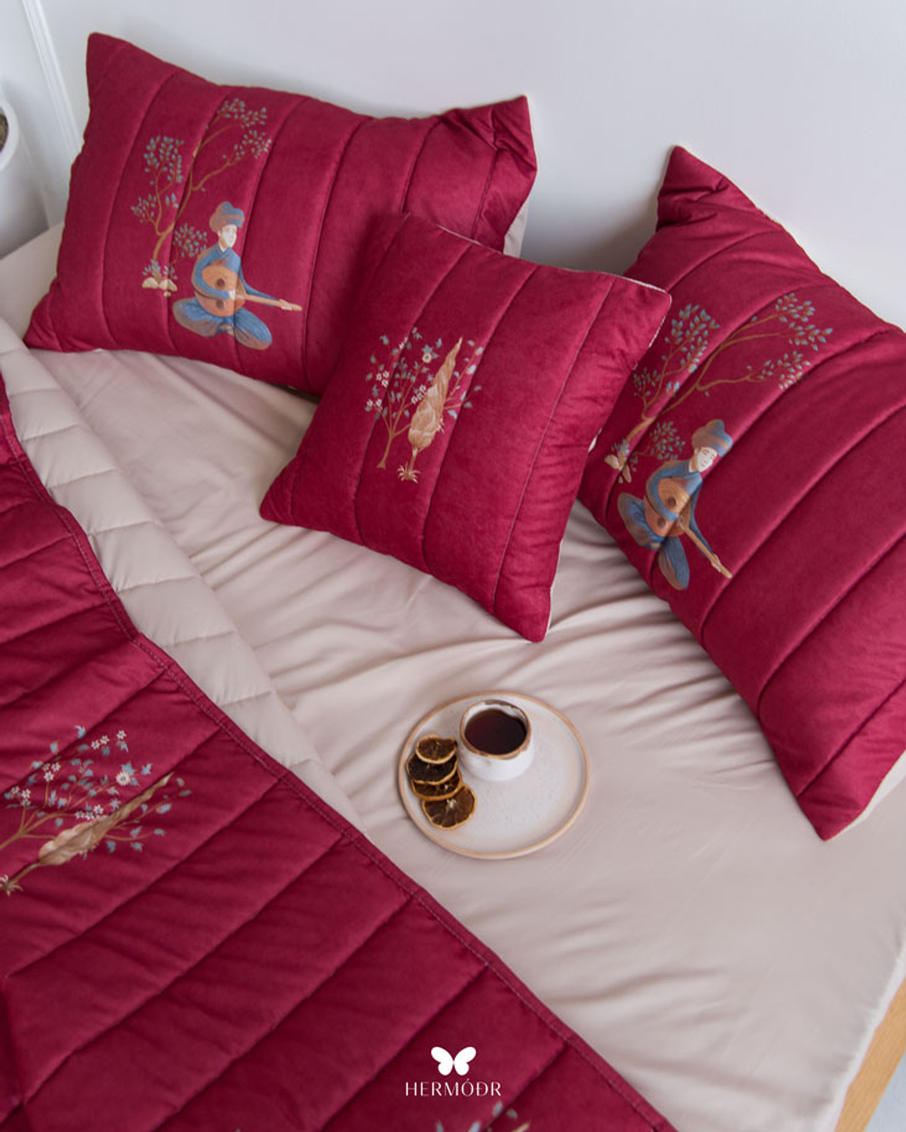 Комплект стеганного покрывала и 3 наволочек Soufiyan Chang Va ood Crimson Hermodr 130220324 Иран