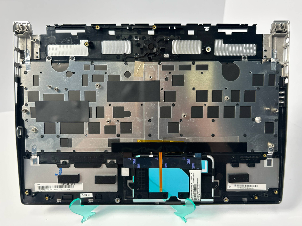 Верхняя панель с клавиатурой (топкейс) для ноутбука MSI PS42 Modern 8RC (957-14B21E-C14)