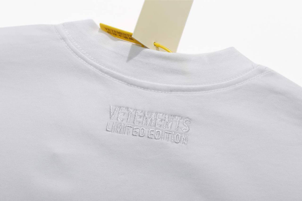 Футболка Vetements