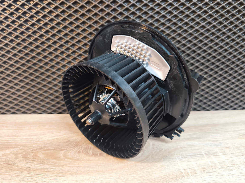 Вентилятор отопителя салона с резистором  VAG GEN3  FAW