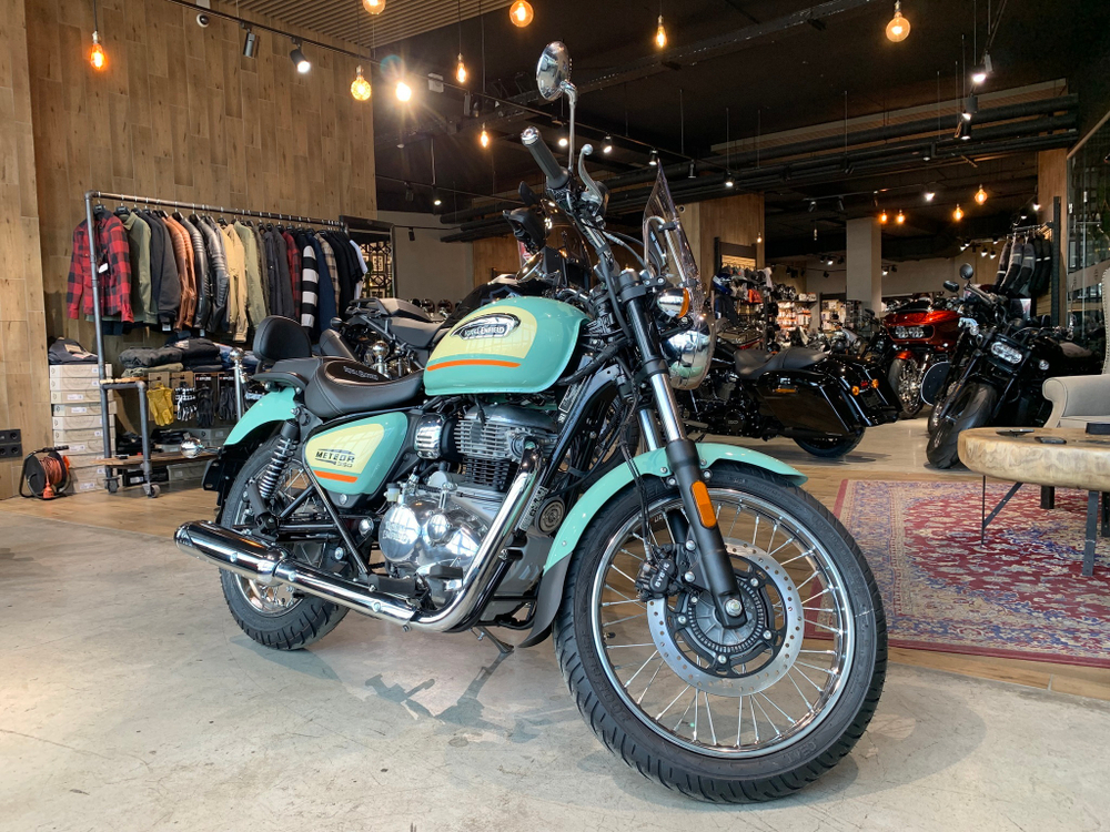 Royal Enfield Meteor 350 Aurora Green