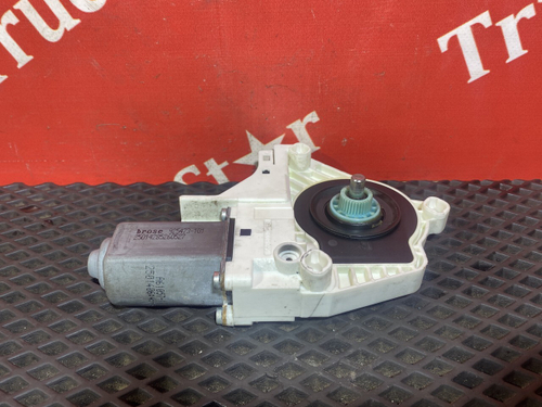 Моторчик стеклоподъемника правый