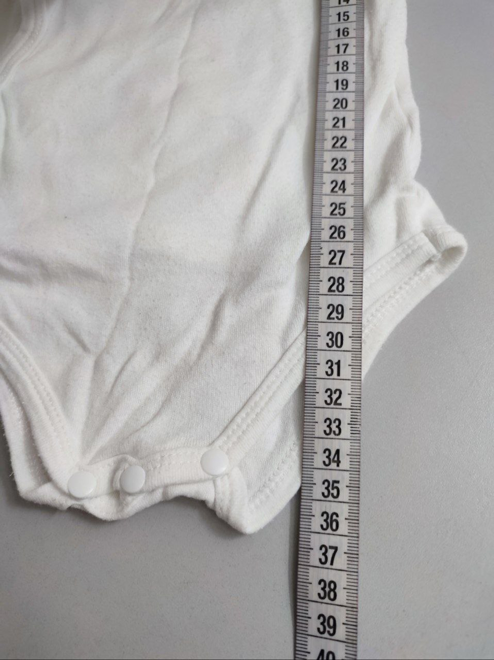 Боди трикотажное белое на 1-6 месяцев