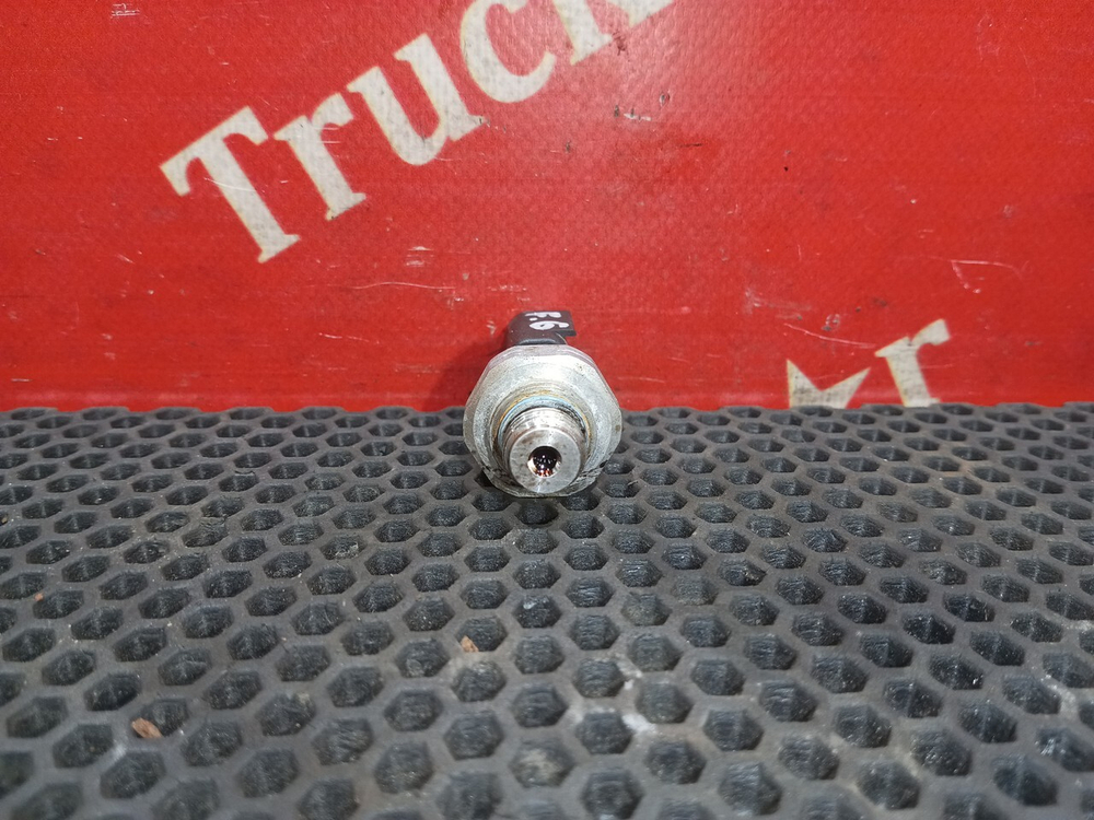 Датчик давления масла 2024г.