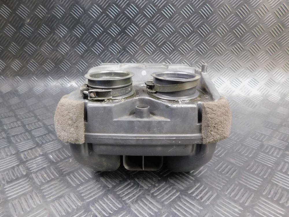 Корпус воздушного фильтра Yamaha TDM850 RN03J 2001