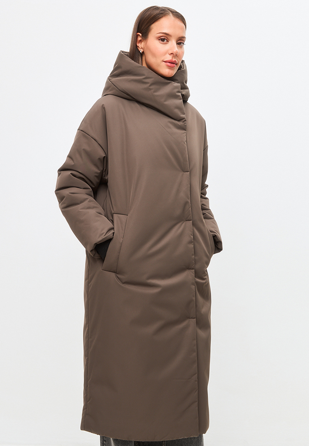 Пальто в минималистичном стиле