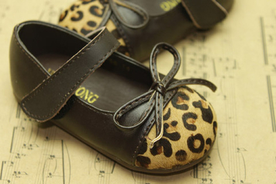 Туфли детские на липучке с леопардовым носом и бантом