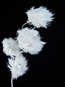 Веточка с пушистыми цветками 74см ChristmasDeLuxe белая с серебром