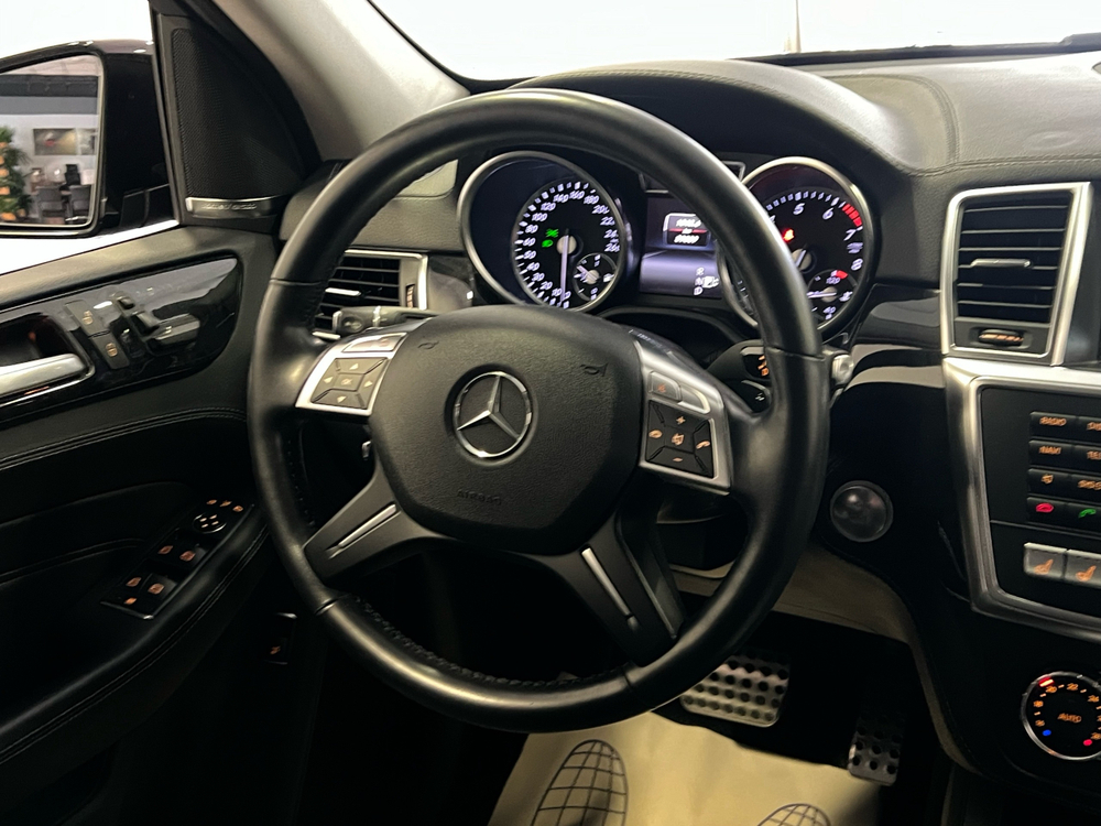 Mercedes-Benz M-Class, 2013 год