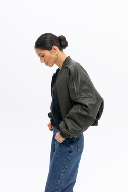 Зелёная кожаная куртка