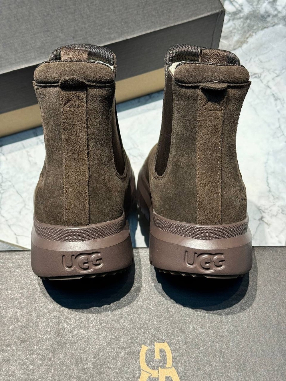 UGG