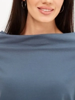 Лонгслив оверсайз с вырезом лодочка серый