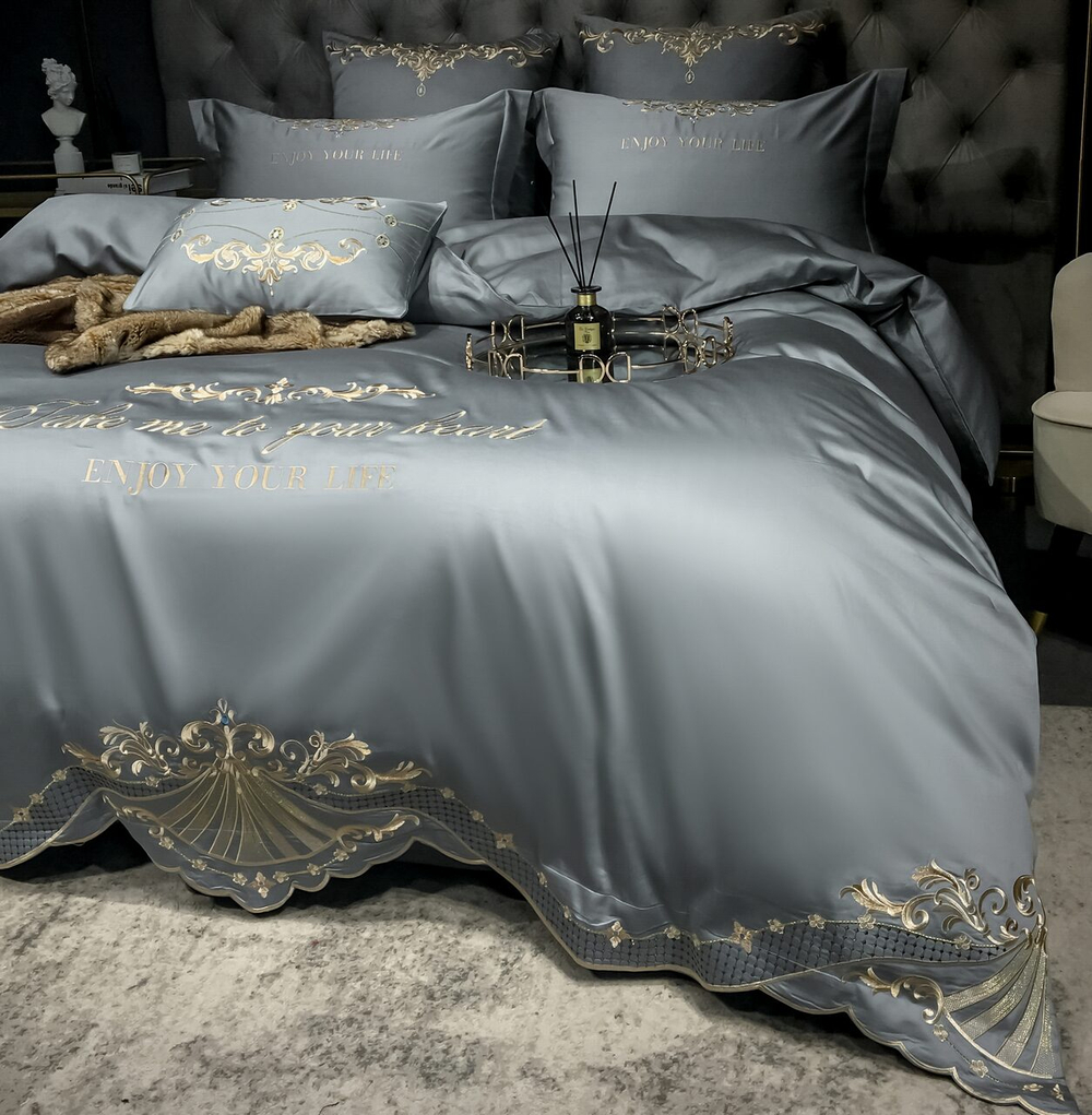 Постельное белье Сатин Гладкокрашеный Вышивка Делюкс DHC004