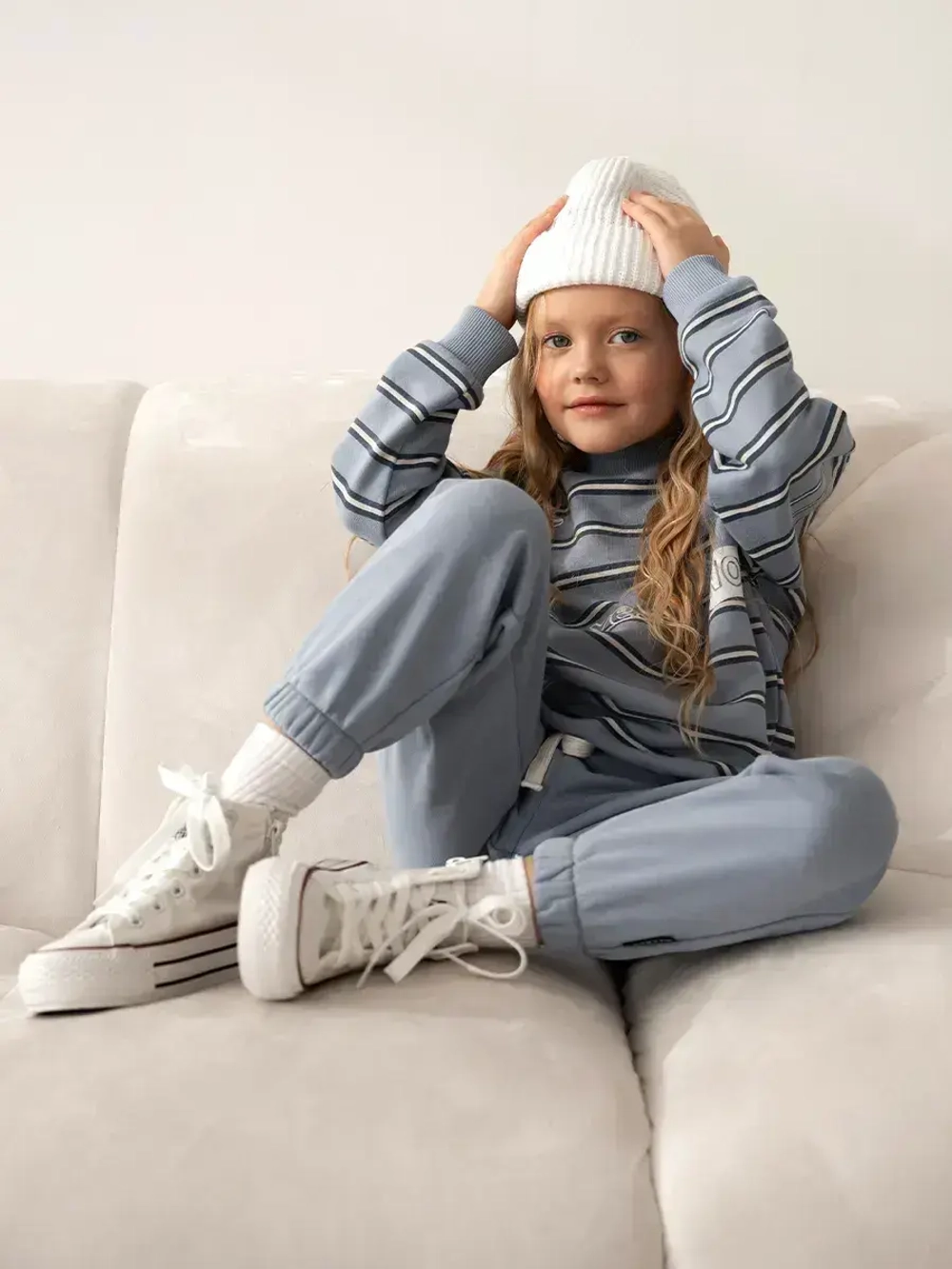 Спортивный костюм для девочки на весну голубой оверсайз