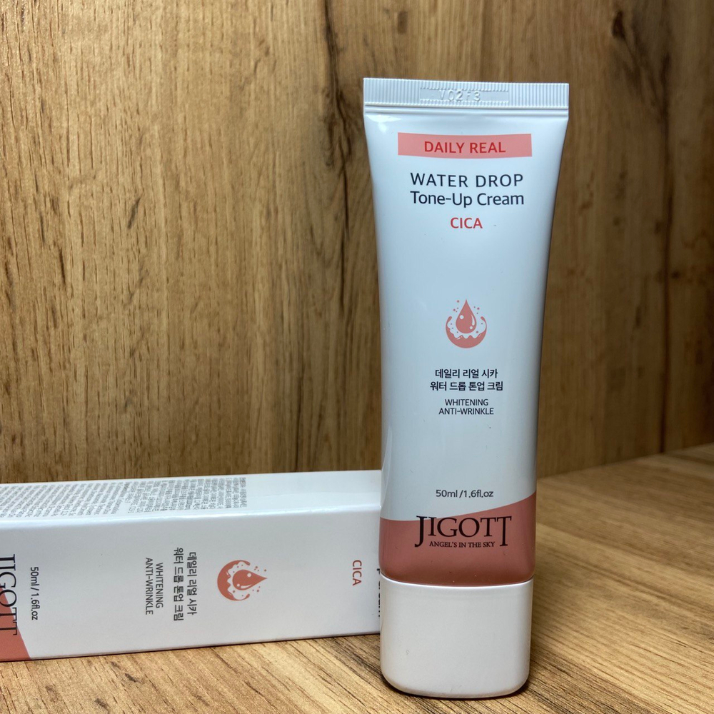 Крем для лица Jigott Daily Real Cica Water Drop Tone-Up Cream на водной основе с центеллой азиатской 50 мл