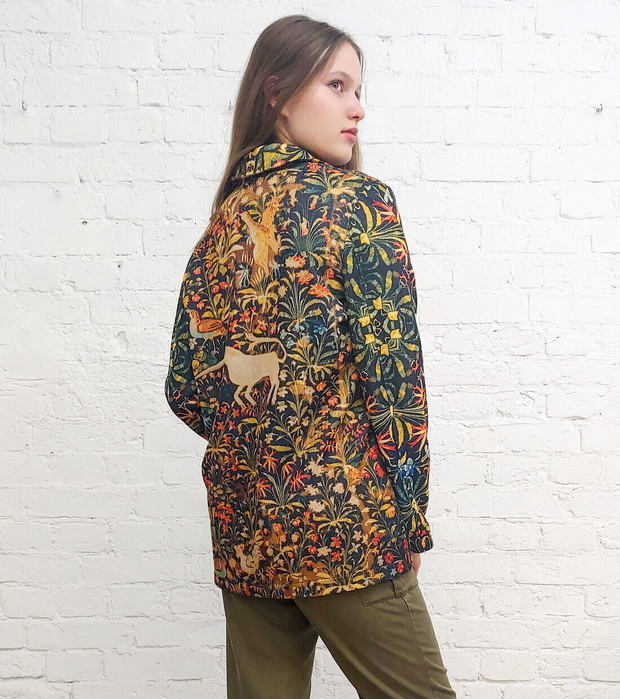 Трикотажный жакет "Средневековая пастораль", по мотивам средневекового гобелена "Пастух и пастушка" (выполненного в технике мильфлёр)