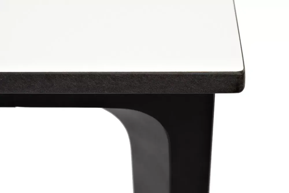 "Малага" обеденный стол из HPL 90х90см, цвет молочный, каркас черный