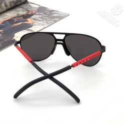 Солнечные очки Prada