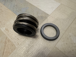 Запасная часть для насосов "LEO" моделей XST65-200K/185, XST65-200K/220, XST65-200K/300, XST65-250/220, XST65-250/300, XST65-250/370, XST80-200/220, XST80-200/300, XST80-250/370, XST80-250/450, XST80-250/550 - комплект торцевых уплотнений №10009649