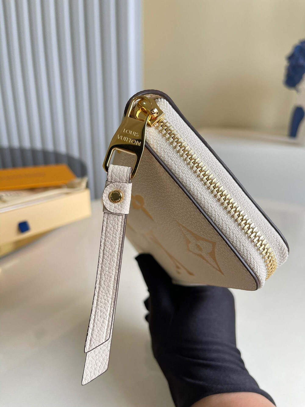 Louis Vuitton Zippy Wallet