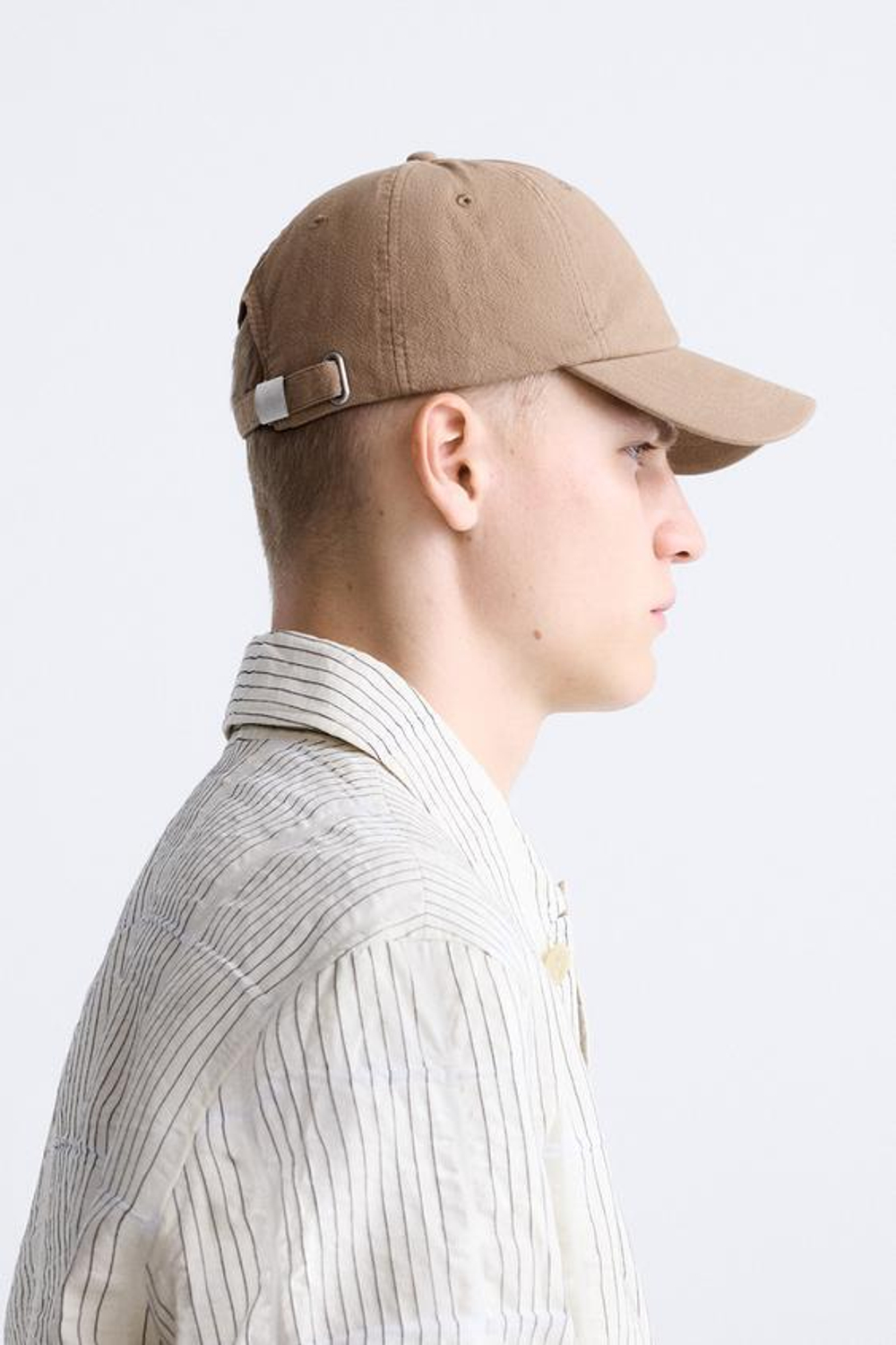 ZARA КЕПКА ИЗ ТКАНИ SOFT С РЕЛЬЕФНЫМ УЗОРОМ, КОРИЧНЕВЫЙ