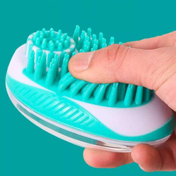 M-PETS Щетка для мытья животных RUBEAZ SOAP DISPENSER & BRUSH (Рубиз) с дозатором для мыла, 11,5х7,5 см, цвет синий