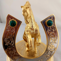 Конь с подковой "На счастье"  (Златоуст) с малахитом