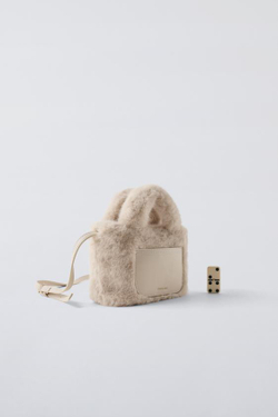 ZARA СУМКА ИЗ ИСКУССТВЕННОГО МЕХА, БЕЛЫЙ