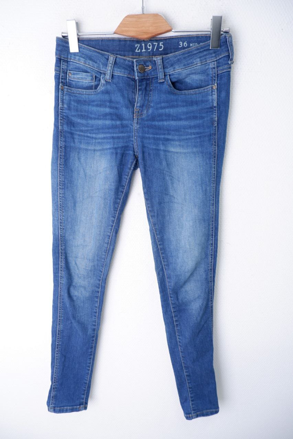 Джинсы Zara повседневные 42 размер