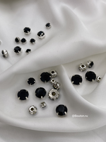 Стразы пришивные круглые в квадратных в цапах черные