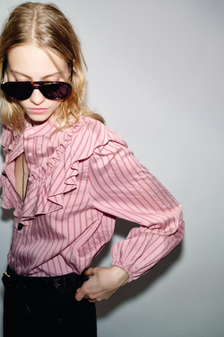 ZARA РУБАШКА В ПОЛОСКУ С ВОЛАНАМИ, РОЗОВЫЙ