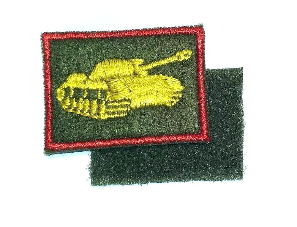 Нашивка петличная на липучке Танковые войска с красным кантом