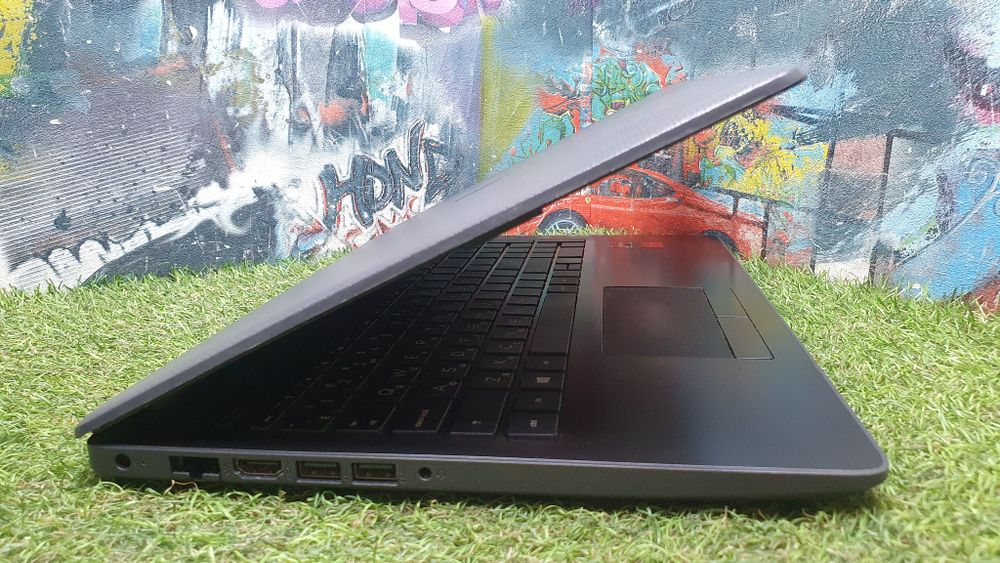 Ноутбук HP Ryzen 3/8Gb/Radeon 530 2Gb/FHD/15-db1247ur 22t75ea/Windows 10