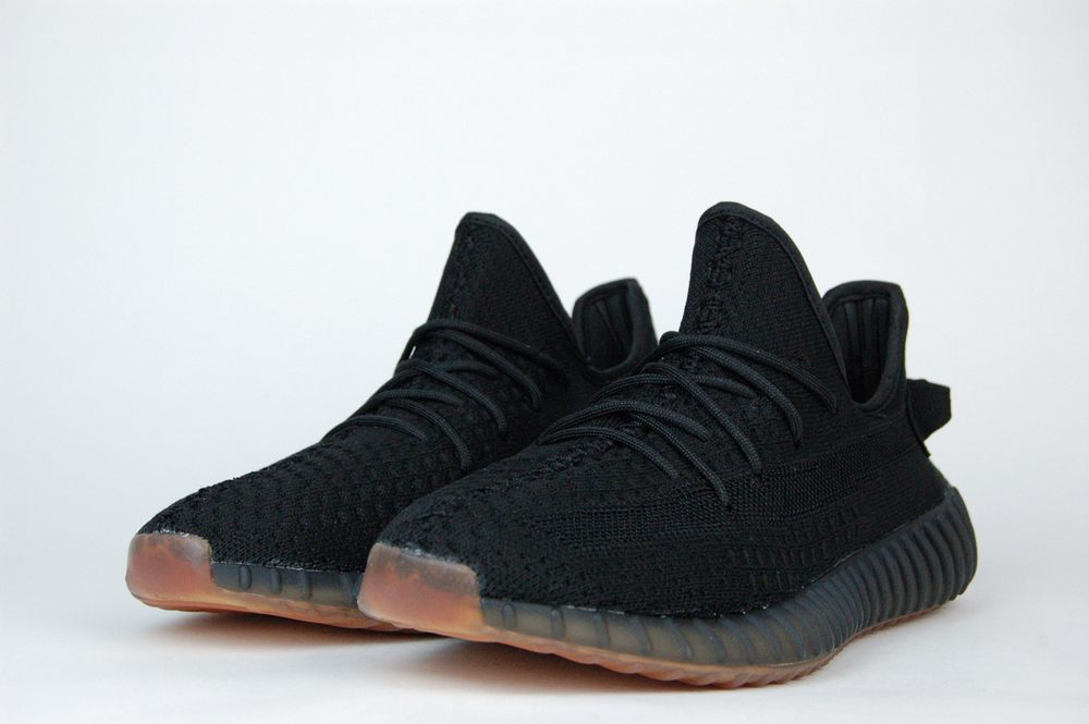 Кроссовки Adidas Yeezy 350 boost v2 Black / Ftwr Brown