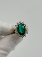 Кольцо с зелёным кристаллом